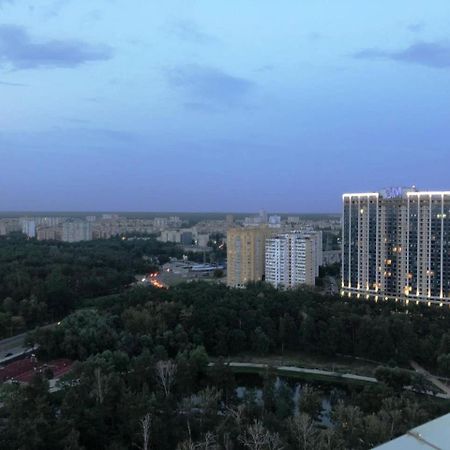 Квартира Парковые Озера Appartement Kiev Buitenkant foto
