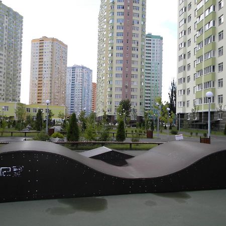 Квартира Парковые Озера Appartement Kiev Buitenkant foto